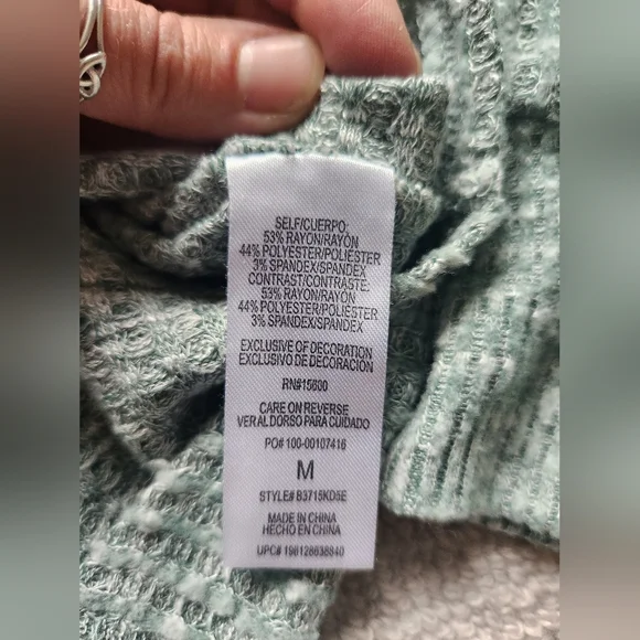 Democracy Sweater - Picture 2 of 4